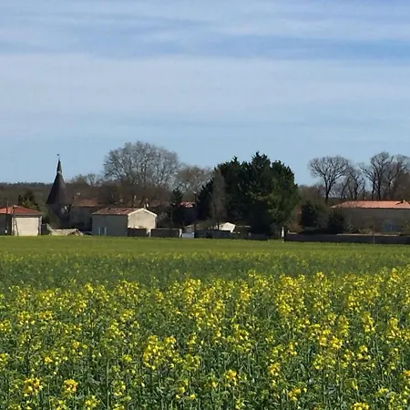 Clos Du Grand Fief Bed & Breakfast